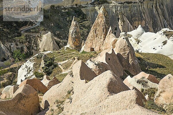 Felsgalerien der Roten Schlucht  fantastische Tuffsteinformationen  Kappadokien  Türkei  Kappadokien  Türkei  Asien