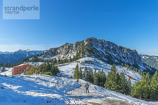 Bergstation der Kampenwandseilbahn  Alpenpanorama  Aschau  Chiemgau  Bayern  Deutschland  Aschau  Bayern  Deutschland  Europa