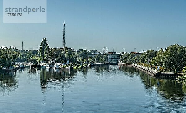 Schleuse Charlottenburg  Nonnendamm  Charlottenburg  Berlin  Deutschland  Europa