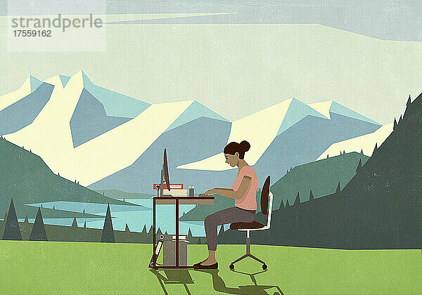 Geschäftsfrau arbeitet am Schreibtisch auf einer idyllischen Bergwiese
