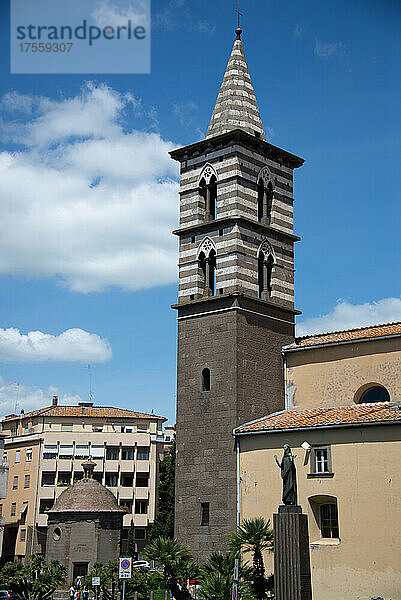 Europa  Italien  Viterbo  entweihte Kirche San Giovanni Battista degli Almadiani