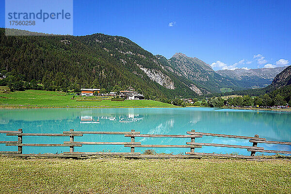 Italien  Aostatal  Brusson  der See