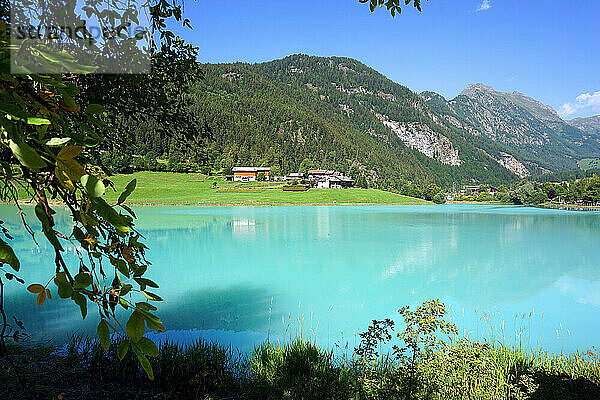 Italien  Aostatal  Brusson  der See