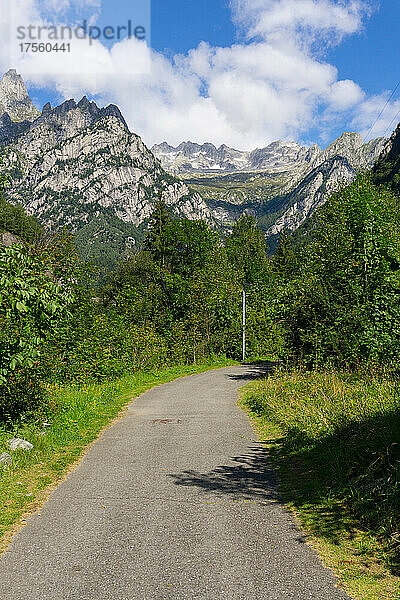 Italien  Lombardei  Valtellina  Val Masino