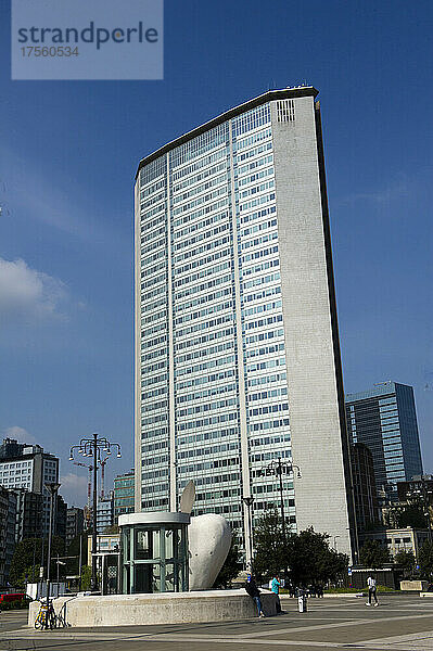 Wolkenkratzer Pirelli Tower bekannt als Pirellone. Der Palast wurde von Gio Ponty und Luigi Nervi in Mailand entworfen.