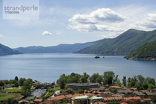 Europa  Italien  Lombardei  Verbano-See oder Lago Maggiore  Maccagno Stadt