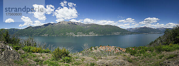 Europa  Italien  Lombardei  Verbano-See oder Lago Maggiore  das Turiner Ufer und die Grenze zur Schweiz. Tronzano Lago Maggiore