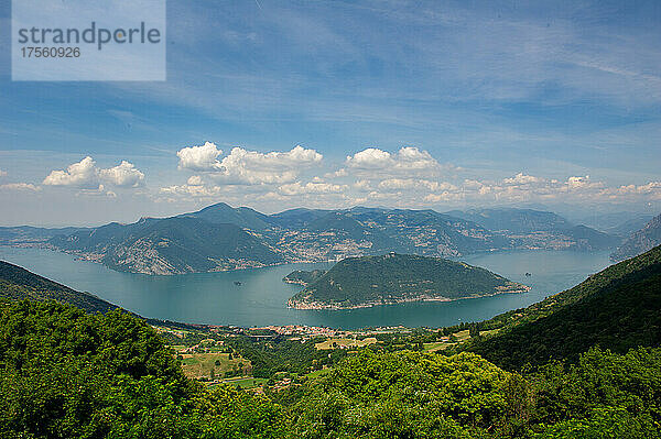 Europa  Italien  Lombardei  Iseosee  Sebino See  Sulzano  Panoramablick