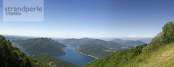 Europa  Italien  Como Lanzo d'Intelvi  Val d'Intelvi  Blick von Sighignola (Italien) auf den Luganer See (Schweiz)