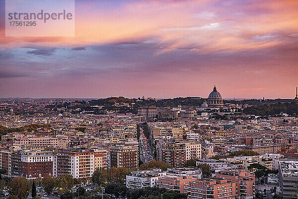 Italien  Latium  Rom  Stadtbild vom Monte Mario
