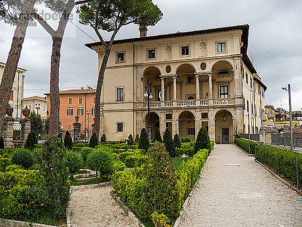 Italien  Latium  Rieti  Palazzo Vicentini