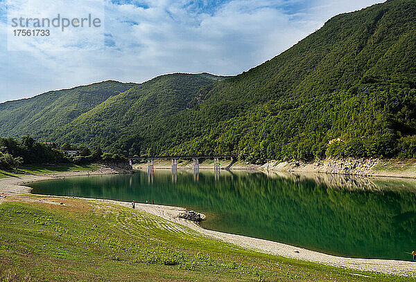 Italien  Latium  Castel di Tora  Turano-See