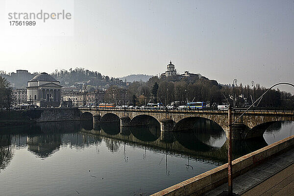 Italien  Piemont  Turin  Po und Isabella-Brücke
