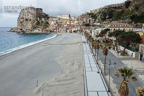 Italien  Kalabrien  Reggio Calabria  Scilla  der Strand