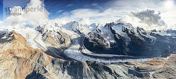 Panoramablick aus der Luft auf Gornergletscher  Lyskamm  Monte Rosa  Castor und Pollux  Zermatt  Wallis  Schweizer Alpen  Schweiz  Europa