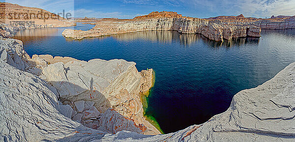 Lake Powell von einem Aussichtspunkt in der Wahweap Recreation Area bei Page  Arizona  Vereinigte Staaten von Amerika  Nordamerika
