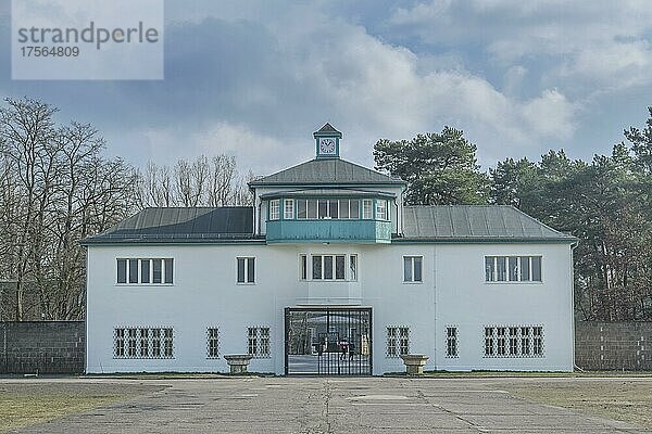 Eingangsgebäude zum Häftlingslager Turm A  Gedenkstätte und Museum Konzentrationslager Sachsenhausen  Oranienburg  Landkreis Oberhavel  Brandenburg  Deutschland  Europa