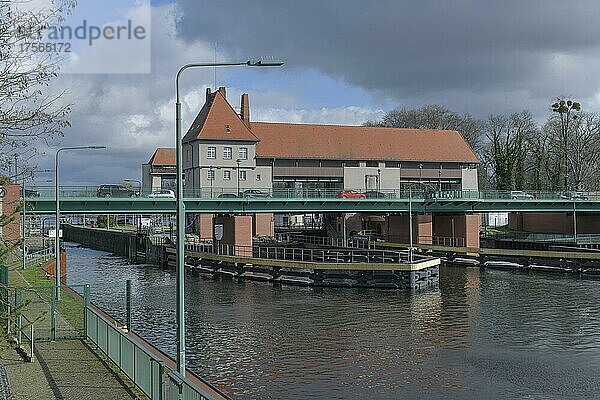 Schleuse  Teltowkanal  Kleinmachnow  Brandenburg  Deutschland  Europa