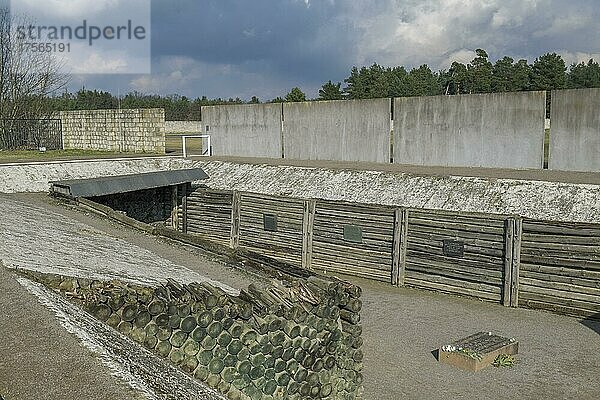 Nachbau Erschiessungsgraben  Gedenkstätte und Museum Konzentrationslager Sachsenhausen  Oranienburg  Landkreis Oberhavel  Brandenburg  Deutschland  Europa