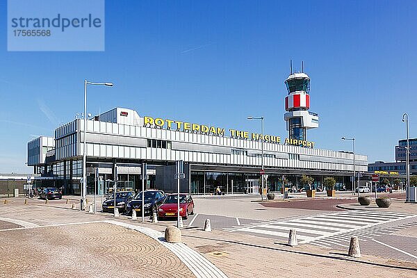 Terminal des Flughafen Rotterdam The Hague (RTM) in Rotterdam  Niederlande  Europa