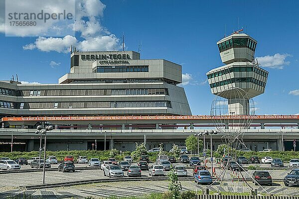 Hauptgebäude Terminal A mit Tower  Flughafen  Tegel  Reinickendorf  Berlin  Deutschland  Europa