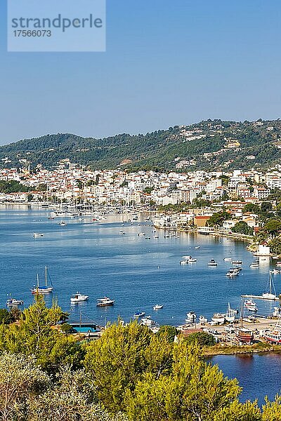 Insel Skiathos  Stadt mit Hafen  Griechenland  Europa