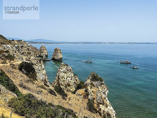 Felsenküste mit Klippen  Ponta da Piedade  Algarve  Lagos  Portugal  Europa