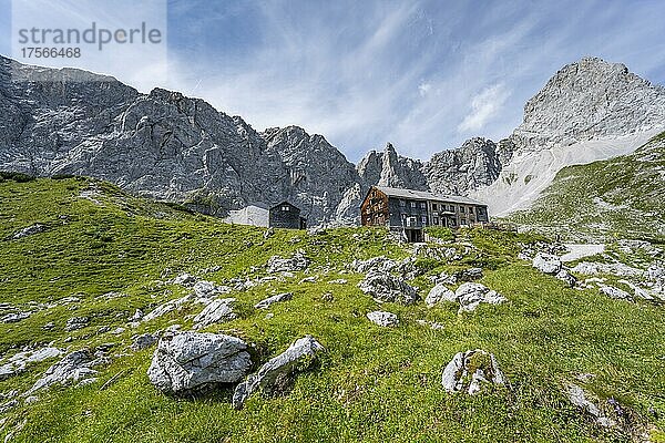 Lamsenjochhütte  hinten Lamsenspitz  Karwendelgebirge  Alpenpark Karwendel  Tirol  Österreich  Europa