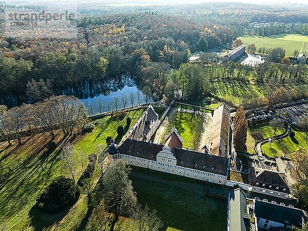 Luftaufnahme  Historisches Jagdschloss Kranichstein  Darmstadt  Hessen  Deutschland  Europa