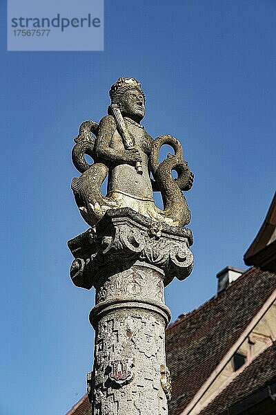 Brunnenfigur  Herrnbrunnen  Rothenburg ob der Tauber  Franken