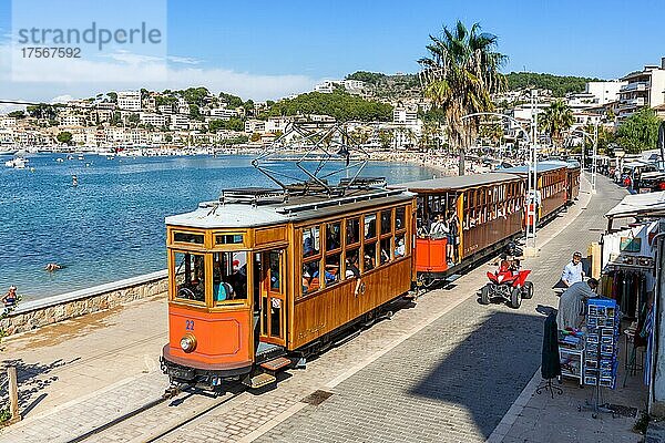 Historische Straßenbahn Tram Tranvia de Soller ÖPNV öffentlicher Nahverkehr Transport Verkehr auf Mallorca in Port de Soller  Spanien  Europa