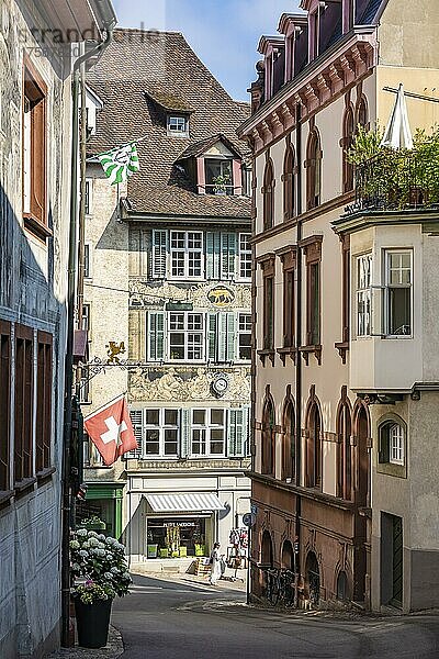 Gasse und Boutique am Spalenberg in der Altstadt  Basel  Kanton Basel-Stadt  Schweiz  Europa