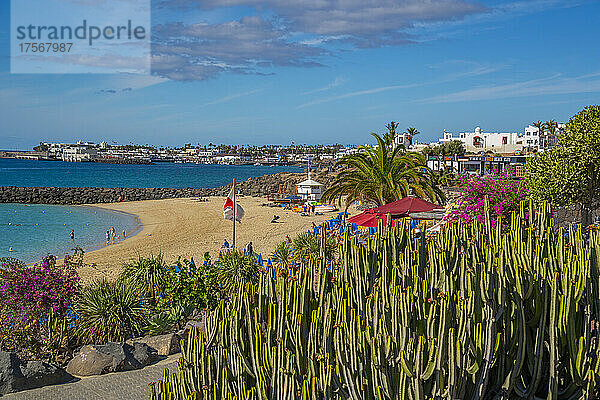 Blick vom Hotel auf den Strand Playa Dorada  Playa Blanca  Lanzarote  Kanarische Inseln  Spanien  Atlantik  Europa