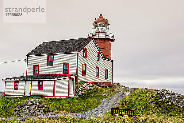 Roter Leuchtturm Ferryland Head  Ferryland  Neufundland  Kanada  Nordamerika