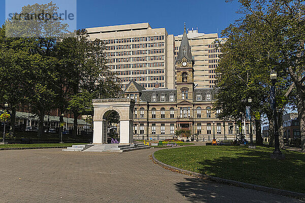 Halifax City Hall und Grand Parade  Innenstadt von Halifax  Nova Scotia  Kanada  Nordamerika