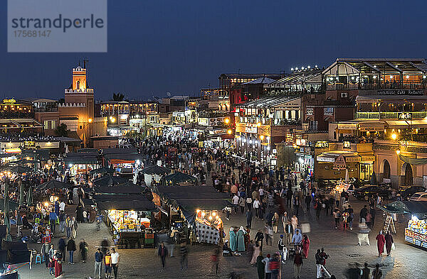 Jemaa El Fna-Platz bei Nacht  Marrakesch  Marokko  Nordafrika  Afrika