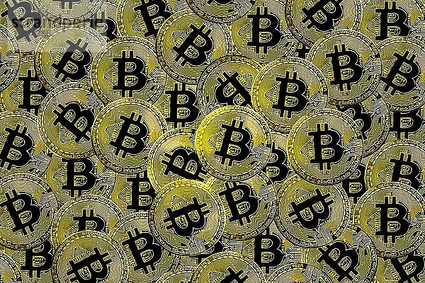 Bitcoin BTC Kryptowährung Goldmünzen abstrakte Textur  neue virtuelle Geld Konzept. Bergbau oder Blockchain-Technologie