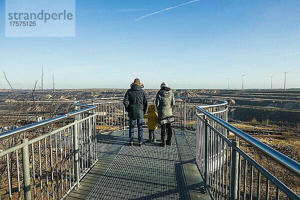 Aussichtspunkt  Skywalk  Braunkohletagebau Garzweiler  Jackerath  bei Erkelenz  Rheinisches Braunkohlerevier  Nordrhein-Westfalen  Deutschland  Europa