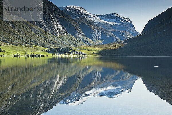 Landschaft am See Eidsvatnet  More og Romdal  Norwegen  Europa
