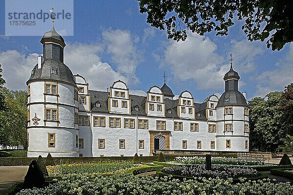Parkanlage  Schloss Neuhaus  Paderborn  Nordrhein-Westfalen  Deutschland  Europa