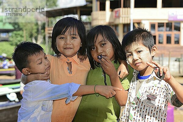 Kinder am Inle-See  Nyaung Shwe  Shan-Staat  Myanmar  Asien