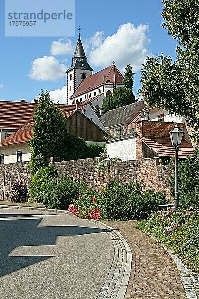 Katholische Liebfrauenkirche  Altstadt  Gernsbach  Baden-Württemberg  Deutschland  Europa