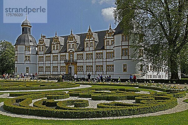 Parkanlage  Schloss Neuhaus  Paderborn  Nordrhein-Westfalen  Deutschland  Europa