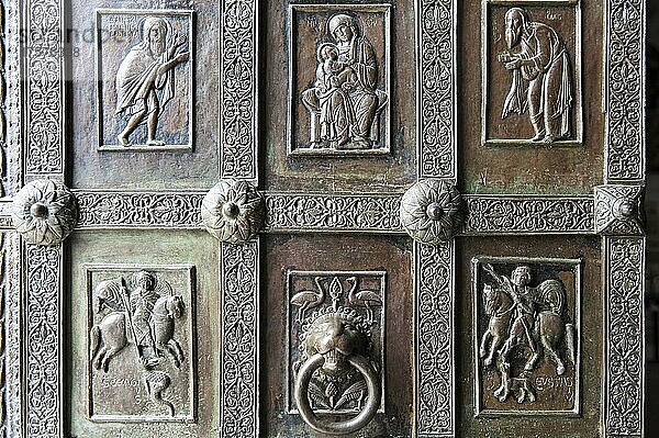 Byzantinisches Portal aus Bronze gegossen  Darstellungen christlicher Symbolik  Dom St. Pantaleon  Duomo San Pantaleone  Ravello  Provinz Salerno  Amalfiküste  Kampanien  Italien  Europa