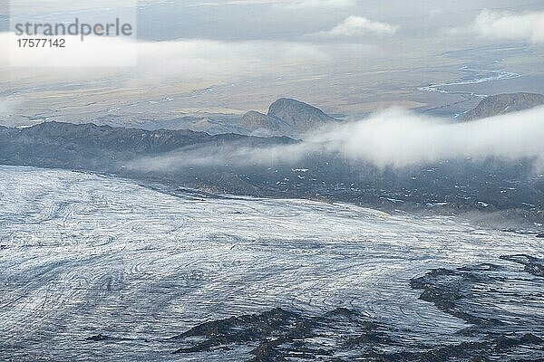 Spektakuläre Landschaft  Nebel über dem Gletscher Myrdalsjökull  Pakgil  Island  Europa