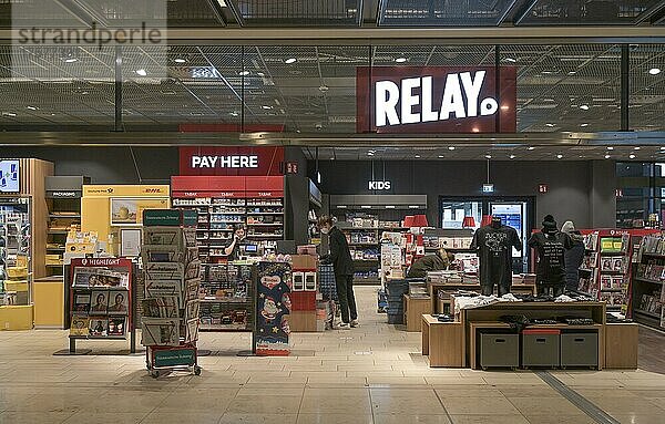 Zeitschriftenhandel Relay  Flughafen BER  Brandenburg  Deutschland  Europa
