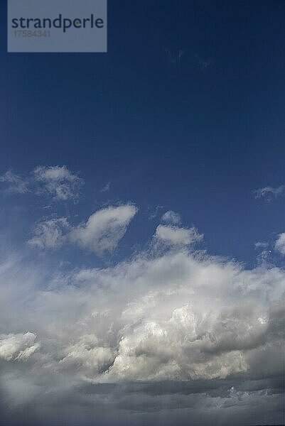 Wolkenformationen  Bayern  Deutschland  Europa