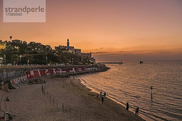 Strand  Stadtansicht von Jaffa mit Peterskirche  Tel Aviv  Israel  Asien