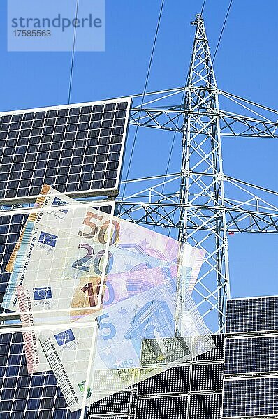 Fotomontage  Symbolbild Energiekosten  Solarpark  Solar-Module  Strommast  erneuerbare Energie  Energiewende  blauer Himmel