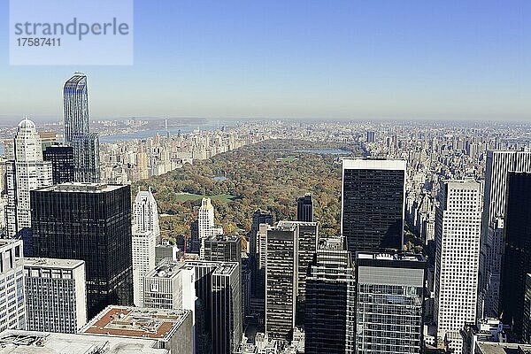 Central Park  von der Aussichtsterrasse des Rockefeller Center aus gesehen  Manhattan  New York  USA  Nordamerika